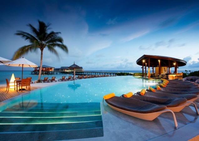  Centara Ras Fushi Resort & Spa Maldives 