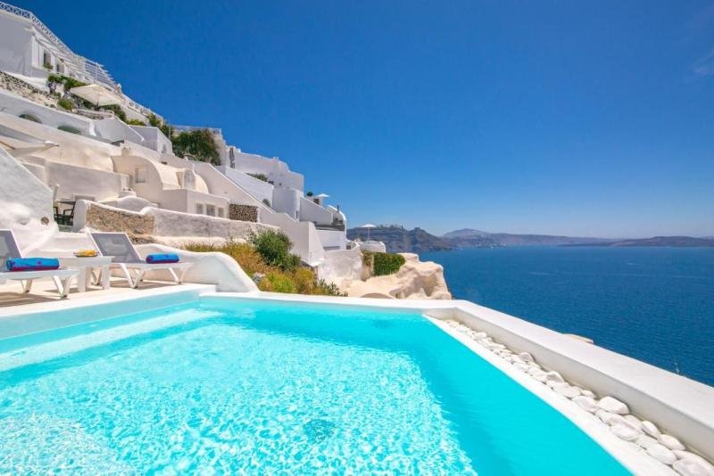 Alexander's Suites Santorini