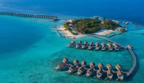 Centara Ras Fushi Resort & Spa Maldives ★★★★