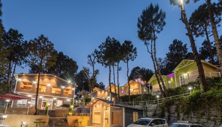 DLS Nature Trinket Resort - Dalhousie with Swimming Pool