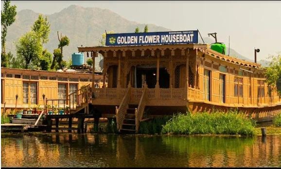 Golden Flower Heritage Houseboat